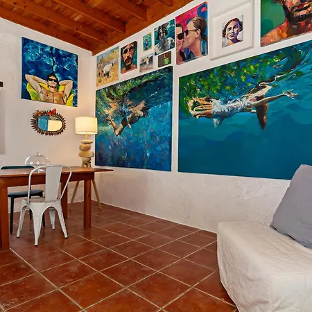 Bohemian Art House - 2br In Yaiza & Garden 펜션 Las Breñas