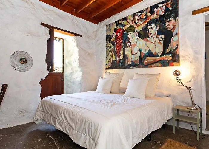 Bohemian Art House - 2br In Yaiza & Garden