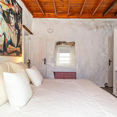 Bohemian Art House - 2br In Yaiza & Garden *