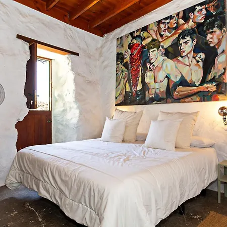Bohemian Art House - 2br In Yaiza & Garden