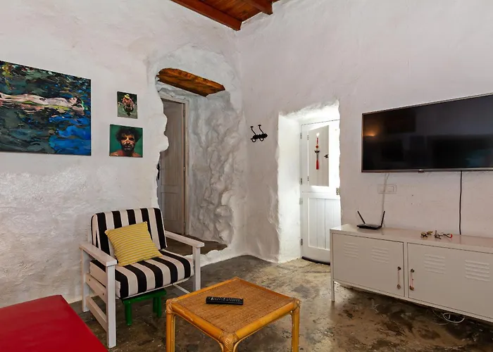 Σπίτι διακοπών Bohemian Art House - 2br In Yaiza & Garden
