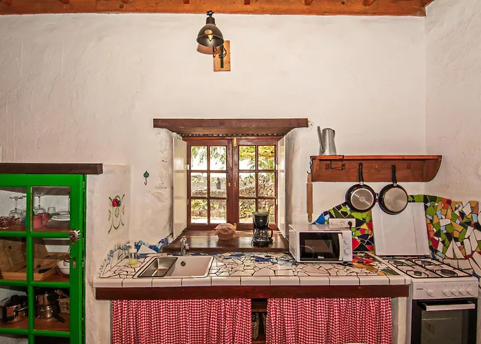 Bohemian Art House - 2br In Yaiza & Garden * Las Breñas
